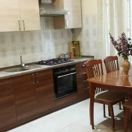 One Bedroom Heart Of Апартаменти